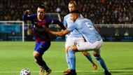 Mariano Gómez trying to stop Griezmann